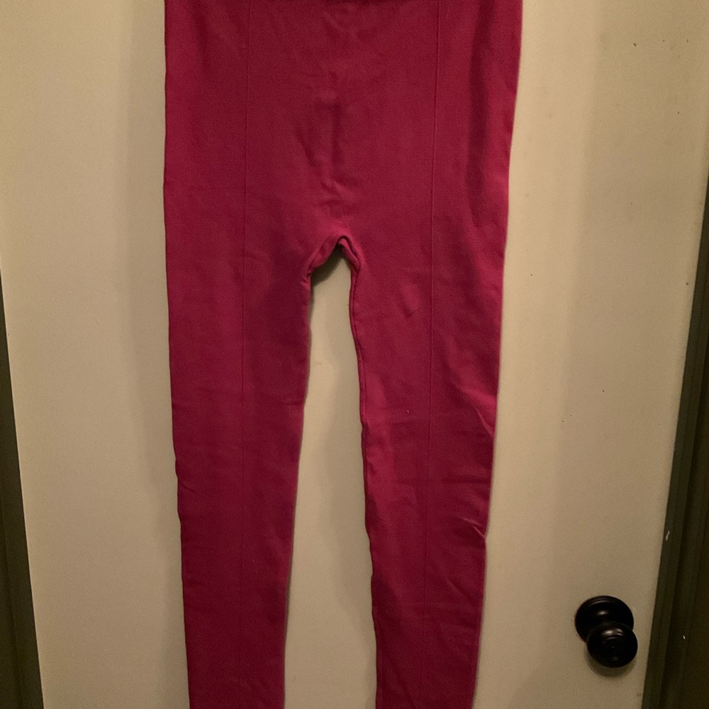 Women’s Hot Pink Leggings New no tag. XL